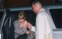 Taylor Swift nỗ lực vì tình yêu mới bất chấp lịch trình bận rộn