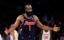 Tương lai bất định chờ đợi James Harden
