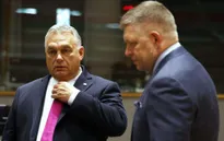 Hai quốc gia NATO chặn khoản viện trợ 52,8 tỷ USD cho Ukraine
