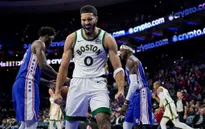 Boston Celtics vươn lên dẫu đầu miền Đông NBA