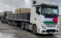 Xe chở hàng viện trợ bắt đầu vào Dải Gaza
