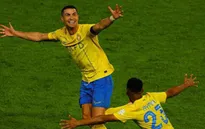 Ronaldo lập siêu phẩm lốp bóng, Al Nassr tiến sát ngôi đầu
