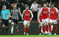 Arsenal thua trận đầu tại Premier League