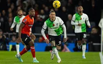 Ngoại hạng Anh: Liverpool chia điểm trên sân Luton Town
