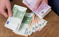 ECB giữ nguyên lãi suất cơ bản
