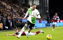 Thắng dễ Burnley, Liverpool tạm chiếm ngôi đầu