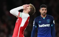 Thua bạc nhược West Ham, Arsenal mất ngôi đầu Ngoại hạng Anh