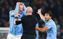 Haaland nổi nóng, lớn tiếng với trọng tài sau trận hòa của Man City