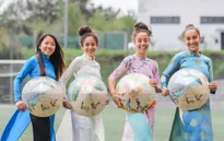Huỳnh Như và đồng đội tại Lank FC diện áo dài, đội nón lá