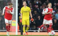 Hòa đội cuối bảng, Arsenal nguy cơ mất ngôi đầu