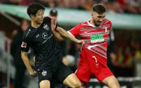Augsburg chia điểm cùng Stuttgart trên sân nhà