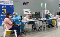 Thái Lan khuyến khích người dân tiêm vaccine phòng COVID-19 và cúm