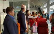 ĐT nữ Việt Nam tới Kathmandu, tập nhẹ làm quen với thời tiết Nepal