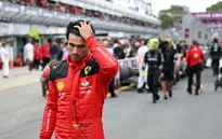 F1 | Ferrari muốn FIA xem xét lại án phạt của Carlos Sainz