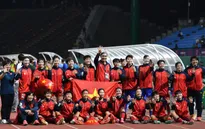 ĐT bóng đá nữ Việt Nam và khoảnh khắc nhận tấm HCV SEA Games 32