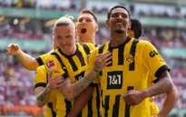 Dortmund chiếm ngôi đầu Bundesliga