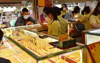Giá vàng ngóng tin trần nợ công Mỹ
