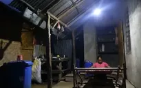 Điện mặt trời thắp sáng các khu vực hẻo lánh ở Indonesia
