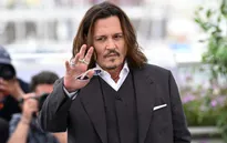 Johnny Depp hoãn tour diễn tại Mỹ sau chấn thương