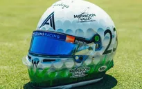 Chiếc mũ bảo hiểm đặc biệt của Alex Albon