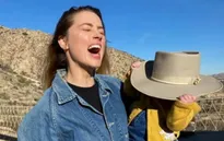 Amber Heard rời Hollywood để tránh ồn ào