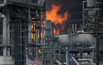 Cháy sang ngày thứ ba tại nhà máy hóa chất Shell ở bang Texas