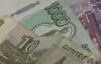 Đồng ruble của Nga giảm mức thấp nhất trong 14 tháng