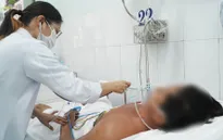 Truyền 10 lọ huyết thanh cứu bệnh nhân bị rắn hổ chúa cắn