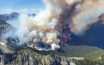 Gần 600 vụ cháy rừng “ngoài tầm kiểm soát” ở Canada