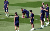 Mbappe gia nhập hội “người thừa” tại PSG