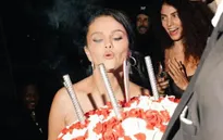 Selena Gomez mừng sinh nhật tuổi 31 bên loạt sao hạng A
