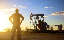 Nga, Saudi Arabia tiếp tục giảm sản lượng dầu