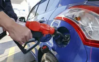 Giá xăng dầu ở Nhật Bản chạm mức cao nhất 15 năm