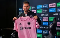 Messi và những màn ăn mừng kiểu siêu anh hùng