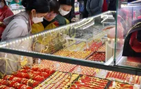 Giá vàng tụt dốc thảm