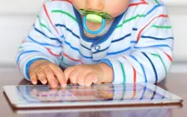 Sử dụng điện thoại có thể làm suy yếu sự phát triển của trẻ nhỏ