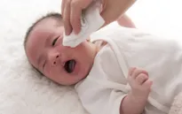 Tỷ lệ sinh của Nhật Bản tiếp tục giảm