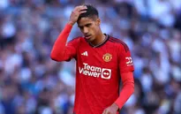 Man Utd nhận tin không vui từ Raphael Varane