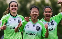 Huỳnh Như gia hạn hợp đồng với Lank FC
