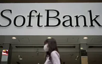 SoftBank của tỷ phú "liều ăn nhiều" có lãi trở lại