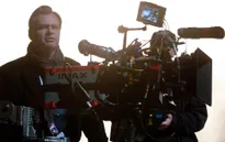 Christopher Nolan giải thích lý do một số đoạn đối thoại trong "Oppenheimer" khó nghe