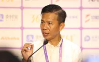 HLV Hoàng Anh Tuấn không hài lòng về những sai sót của học trò sau trận thắng Mông Cổ