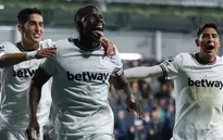 Thắng tân binh, West Ham vượt Man City giành ngôi đầu giải Ngoại hạng Anh