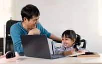 Sự tương tác của bố thúc đẩy hoạt động học tập của con trẻ