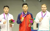 Phạm Quang Huy nhận thưởng 'nóng' sau tấm HCV ASIAD 19