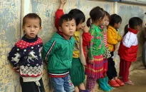 Túp lều dạy học tạm bợ và những bữa ăn thiếu thốn
