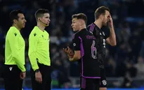 Vòng 1/8 Champions League | Thi đấu thiếu người, Bayern Munich thua tối thiểu trước Lazio
