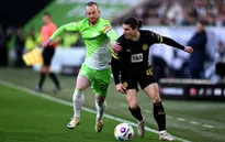 Borussia Dortmund chia điểm trên sân của Wolfsburg