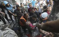 Tình cảnh bi đát của người dân sơ tán tại Dải Gaza