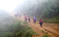 Những khó khăn của trò nghèo nơi đỉnh Pha Luông hùng vĩ